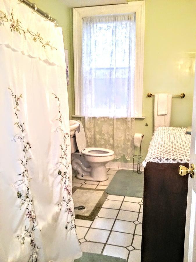 Bed & Breakfast Six Acres 2*