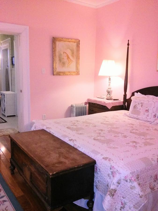 Six Acres Bed & Breakfast