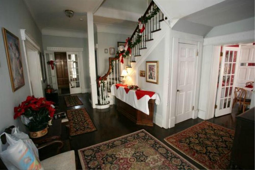 Six Acres Bed & Breakfast